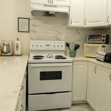 Heart Of Mtr For Memorable Experience 7Minmetro 2 Backyard Fully Equipped Villa Montreal Bagian luar foto