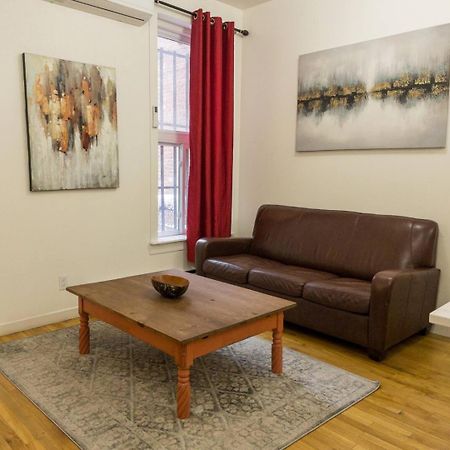 Heart Of Mtr For Memorable Experience 7Minmetro 2 Backyard Fully Equipped Villa Montreal Bagian luar foto