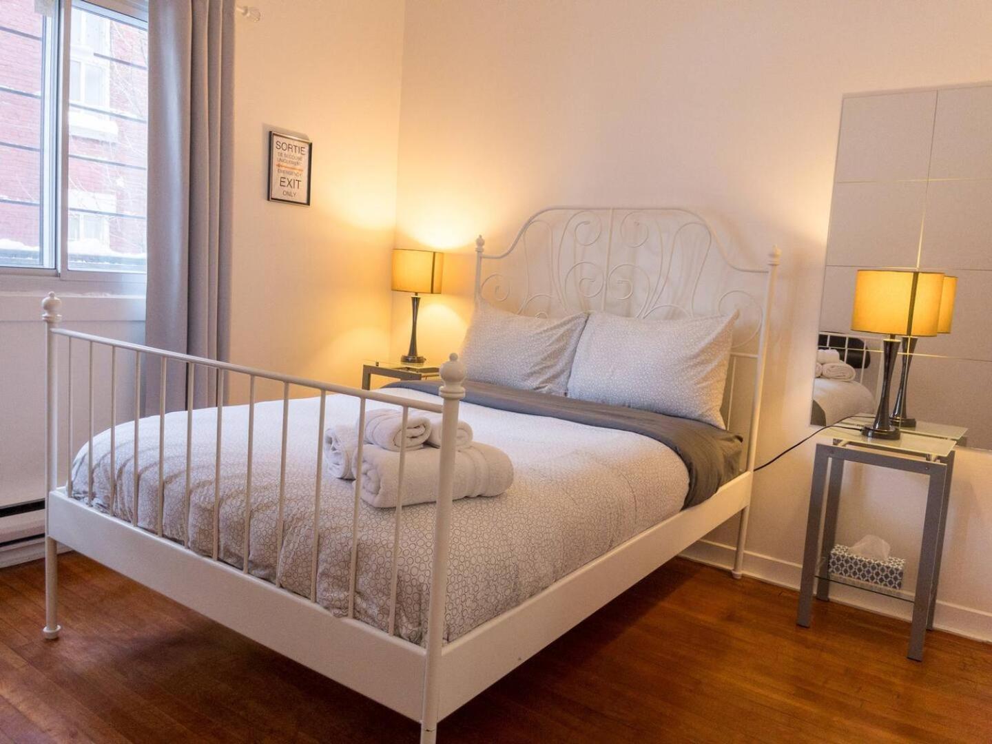 Heart Of Mtr For Memorable Experience 7Minmetro 2 Backyard Fully Equipped Villa Montreal Bagian luar foto