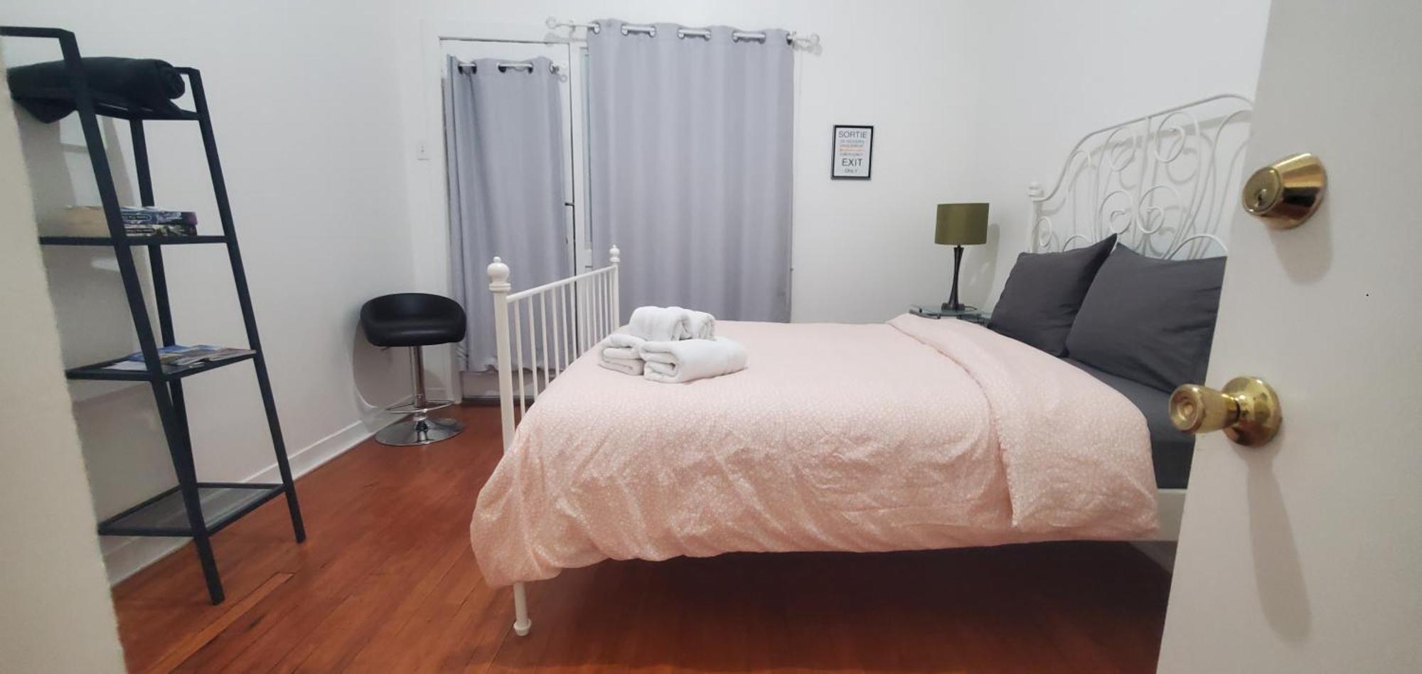 Heart Of Mtr For Memorable Experience 7Minmetro 2 Backyard Fully Equipped Villa Montreal Bagian luar foto